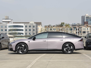 2026 <span class=keywords><strong>P7</strong></span>+ Extended Range 1550 Max Flagship EREV Sedan 430km Autonomie EV 1550km Autonomie Totale 800V 5C Charge Rapide Véhicule Électrique Familial de Luxe - Product Image 1