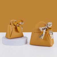 Sac cadeau de mariage en cuir recyclable avec logo personnalisé, mini boîte à bonbons portable, boîte cadeau en cuir avec ruban
