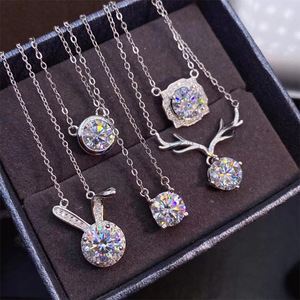 Collana da Donna con Ciondolo a Forma di Coniglio e Stella, Catenina con Charm Animale, Gioiello di Moda Quotidiana - Product Image 5