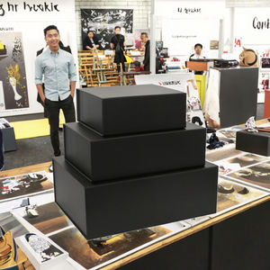 Caja de Regalo Plegable de Cartón Magnético Negro de Lujo con Logotipo Personalizado Impreso en UV y Cierre Magnético - Product Image 3