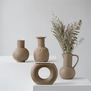 Vase en céramique moderne minimaliste nordique fait à la main en porcelaine ornements rétro artisanaux Vases à fleurs