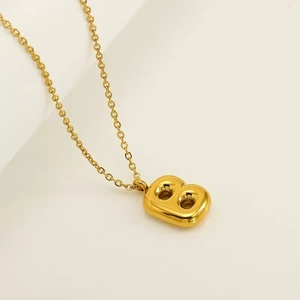 Colliers <span class=keywords><strong>à</strong></span> pendentif <span class=keywords><strong>lettre</strong></span> initiale bulle en acier inoxydable 304/316 plaqué or 18 carats, tendance et personnalisés Q&Y - Product Image 5