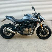 Motocyclette à essence QJMOTOR SRK600 600cc d'occasion avec quatre cylindres, injection électronique de carburant, refroidissement par eau, capacité de 600cc