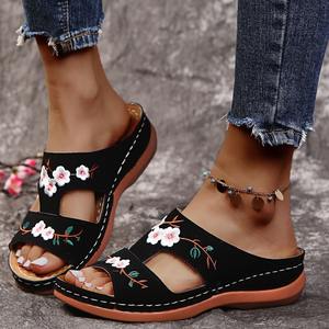 New women's shoes beach outdoor casual wedge heel flower <b>sandals</b> <b>Roman</b> style flip-flops for vacation relaxation on the beach - Product Image 5