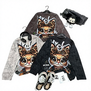 Felpa con Cappuccio da <span class=keywords><strong>Donna</strong></span> in 100% Cotone Felpato 460GSM, Stampa Grafica Personalizzata DTG, Design Effetto Acid Wash, Oversize <span class=keywords><strong>Streetwear</strong></span> per <span class=keywords><strong>Stile</strong></span> Urbano - Product Image 1