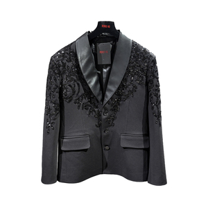 Cantidad mínima de pedido: 1 pieza |   Personalizado: Blazer de esmoquin negro con <span class=keywords><strong>lentejuelas</strong></span> y solapa de satén para fiestas y escenarios - Product Image 1