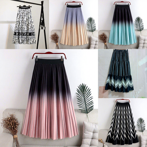 Falda de Satén de Cintura Alta y Corte en A para <span class=keywords><strong>Mujer</strong></span>, Diseño Plisado Casual de Media Longitud con Estilo Dulce y Hermosas Flores - Product Image 2