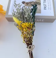 Ces fleurs en gros Mini Bouquet de fleurs séchées Babysbreath Lover Herbe Feuilles d'eucalyptus Petites fleurs décoratives