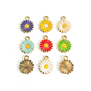 Ciondoli Portachiavi a Forma di Margherite Smaltate Carine, Ciondolo Girasole in Lega, Charm Fai da Te per Creazione Gioielli, per Collane, Bracciali e <span class=keywords><strong>Orecchini</strong></span> da Donna - Product Image 1