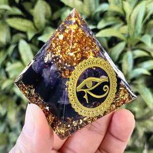 Pyramide de galets de cristal en résine époxy, ornement de bureau, décoration d'aquarium, feuille d'or, améthyste, obsidienne, cadeau - Product Image 3