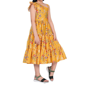 Robe à volants superposés pour filles, conçue pour un confort quotidien avec un tissu doux et un style fluide, parfaite pour la jeunesse et la mode. - Product Image 2