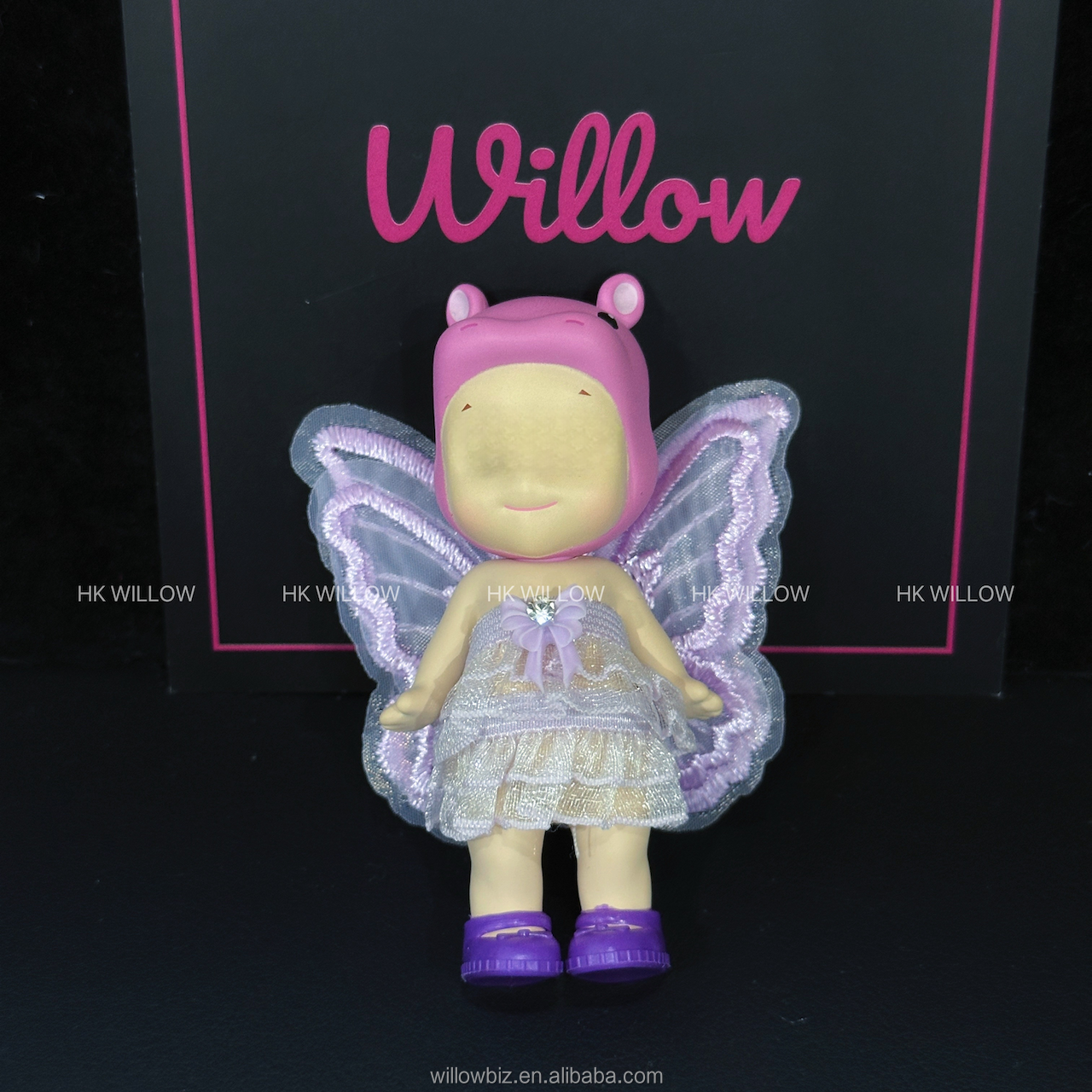 ชุดเดรสลูกไม้สีม่วง