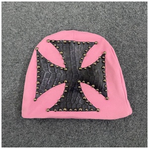 Gorro de Moda Urbana para Hombre y Mujer, Diseño Único con Remaches de Cuero, Novedad de Otoño - Product Image 1