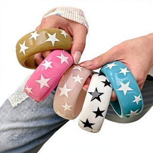 Ensembles de bracelets uniques et élégants en résine plaquée or avec strass bleus marbrés, bijoux faits à la main de qualité supérieure, tendance, pour femmes, pour les fêtes - Product Image 4