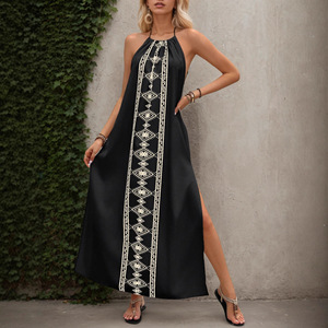Abito lungo estivo boho stampato da <span class=keywords><strong>donna</strong></span> con scollo a V profondo, schiena scoperta e spacco alto, ideale per feste in spiaggia ed eventi serali formali - Nuovo arrivo 2025 - Product Image 1