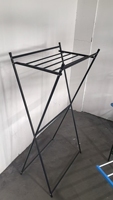 Séchoir à linge pliable à double niveau sur pied en métal triangulaire avec étagère de rangement pour chaussures, portable, intérieur/extérieur, gain de place