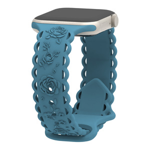Bracelet en silicone à motif de rose en relief pour Apple Watch Band 38 40 41 42 44 45 49 mm pour Iwatch Ultra 2 - Product Image 4