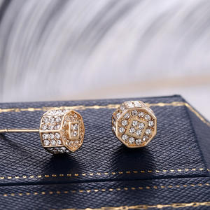 Boucles d'oreilles clous géométriques de luxe Ling, plaqué or 18 carats, serties de cristaux et strass, unisexe, pour usage quotidien - Product Image 4