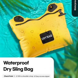 Sac à bandoulière étanche et tendance pour une utilisation quotidienne en extérieur et à la plage, idéal pour les aventures en forêt afin de garder l'équipement au sec dans les lieux humides - Product Image 4