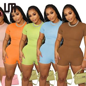 เสื้อยืดคอกลมแขนสั้นแฟชั่นลำลองสำหรับผู้หญิงพร้อมกางเกงขาสั้นเอวสูง ชุดเซ็ต 2 ชิ้น พร้อมโลโก้สั่งทำ - Product Image 1