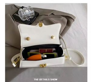 Bolso de Mano de Metal con Logotipo, Directo de Fábrica, Multicolor, Pequeño, Bolso de Hombro Casual para Uso Diario, Bolso Cruzado para Damas - Product Image 5