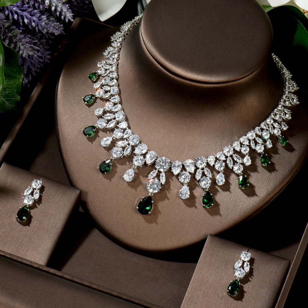 สีเขียว