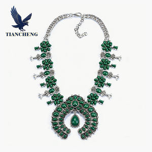 फैशनेबल बोहेमियन लाल आकार कछुआ फूल पेलेंट मिश्र धातु हार - Product Image 2