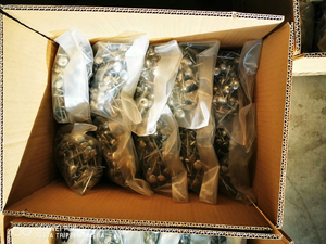 Clavos para Techo de Hierro al por Mayor de 2'', 2.5'' y 3'' con Vástago Retorcido, Galvanizados y con Arandela de Goma, Diseño de Cabeza de Paraguas - Product Image 3