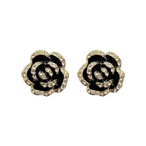 Boucles d'oreilles à clip en forme de rose en strass, plaquées or, boucles d'oreilles en forme de camélia français pour femmes 2021 - Product Image 1