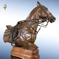 Sculpture de cheval creux en métal