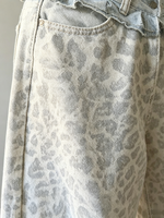 Celana Jeans Wanita Motif Leopard Ringan dengan Logo Kustom, Desain Sambungan Oversize, Celana Jeans Wanita Ukuran Besar yang Dicuci