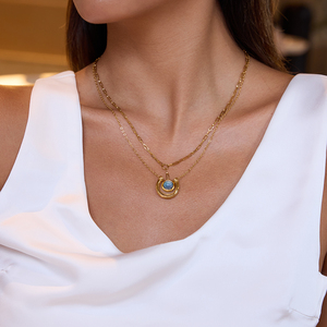 J&D Joyería Otoño Invierno, Collar con Colgante de Luna Redonda en Forma de U, Acero Inoxidable con Baño de Oro PVD de 18K, Resistente al Agua - Product Image 5