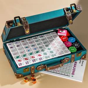 Juego de Mahjong Americano con Diseños del Zodiaco Chino, Fichas Acrílicas Coloridas, Dados Dorados y Estuche de Viaje de Cuero - Product Image 1