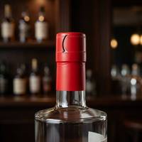 Capsule de bouteille de spiritueux rouge avec logo personnalisé, en aluminium mat, scellée par thermorétraction, languette facile à ouvrir en forme de S, pour vodka et whisky, modèle HAR-JN-L018