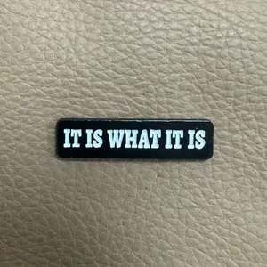 È ciò che è lettera citazione spilla distintivo per lo zaino cappelli nessun mosaico accessorio regalo unico - Product Image 5