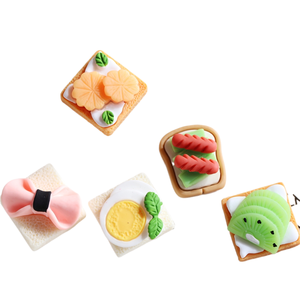 Accessoires de colle artisanale en gros, jouets alimentaires réalistes, pain, œufs frits, saucisses, tapis décoratif en résine fait main DIY - Product Image 2