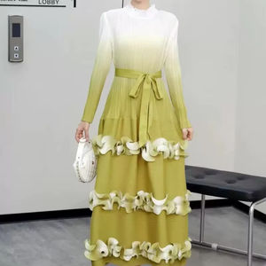 Nouvelle Robe Plissée Miyake à Manches Longues et Bordure Bois, Effet Dégradé <span class=keywords><strong>Grande</strong></span> <span class=keywords><strong>Taille</strong></span> - Product Image 2