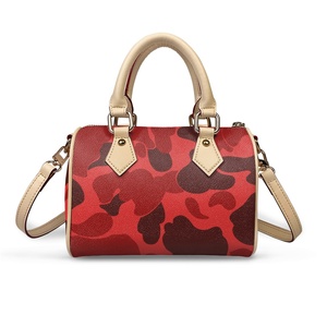 <span class=keywords><strong>Sac</strong></span> Boston Mini Tendance Style Urbain pour <span class=keywords><strong>Femme</strong></span>, <span class=keywords><strong>Sac</strong></span> à Main Cylindrique en <span class=keywords><strong>Cuir</strong></span> PU avec Poignée Supérieure et Imprimé Camouflage Personnalisé, <span class=keywords><strong>Sac</strong></span> Bandoulière - Product Image 3