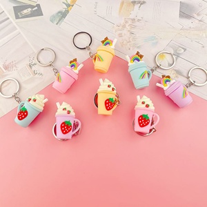 Llavero de Acero Inoxidable con Diseño de Taza de Helado de Fresa Arcoíris, Accesorio Colgante para Bolsos, para Mujeres y Estudiantes - Product Image 3