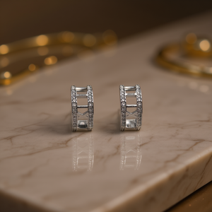 Boucles d'oreilles Huggie en or blanc E2762, diamants ronds brillants, sertissage géométrique, classiques, unisexes, bijoux de mode - Product Image 2