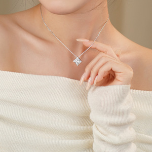 Collar con Colgante Cuadrado de Plata de Ley S925 con Halo de Piedras, Lujoso y Brillante, para Mujer, Regalo para Cualquier Día, Cadena Exquisita para Clavícula - Product Image 3