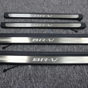 โรงงานขายส่ง KQD ขายดี คุณภาพสูง แผ่นกันรอยขอบประตูรถยนต์ พร้อมไฟ LED สำหรับ BR-V ปี 2017 ขึ้นไป - Product Image 4