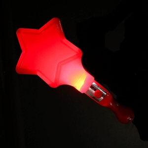 ไฟ LED รูปดาวห้าแฉกแบบขายส่ง ไฟกระพริบแบบถือสำหรับเชียร์คอนเสิร์ต พร้อมโลโก้สั่งทำได้ - Product Image 2