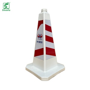 กรวยจราจรสีเหลืองสูง 93 ซม. แบบกำหนดเองได้ พร้อมโลโก้ วัสดุ PVC และ PU กรวยเตือนพร้อมไฟ กรวยจราจรพลาสติก - Product Image 3