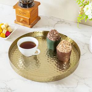 Bandeja Otomana Mesa Martillada Decorativa Dorada - Product Image 1