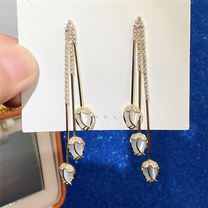 Orecchini pendenti E1509 in oro da donna, alla moda, con cristalli e strass incastonati, gioielli alla moda per feste, orecchini in lega - Product Image 4