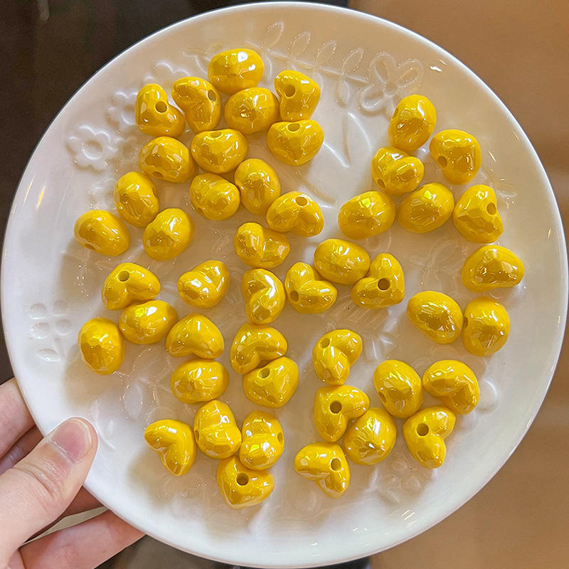 สีเหลือง