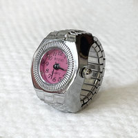Nouvelle Montre Bague 2023 Styles Tendance pour Femmes et Hommes, Montre-Doigt Quartz Élastique Créative et Ronde