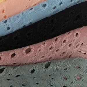 Hazır stok örme jakar kumaş elbiseler, gömlekler, kıyafetler ve ev tekstili için kullanılır