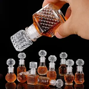 50毫升透明小空精神威士忌酒瓶迷你玻璃酒精酒瓶带螺旋盖威士忌酒瓶